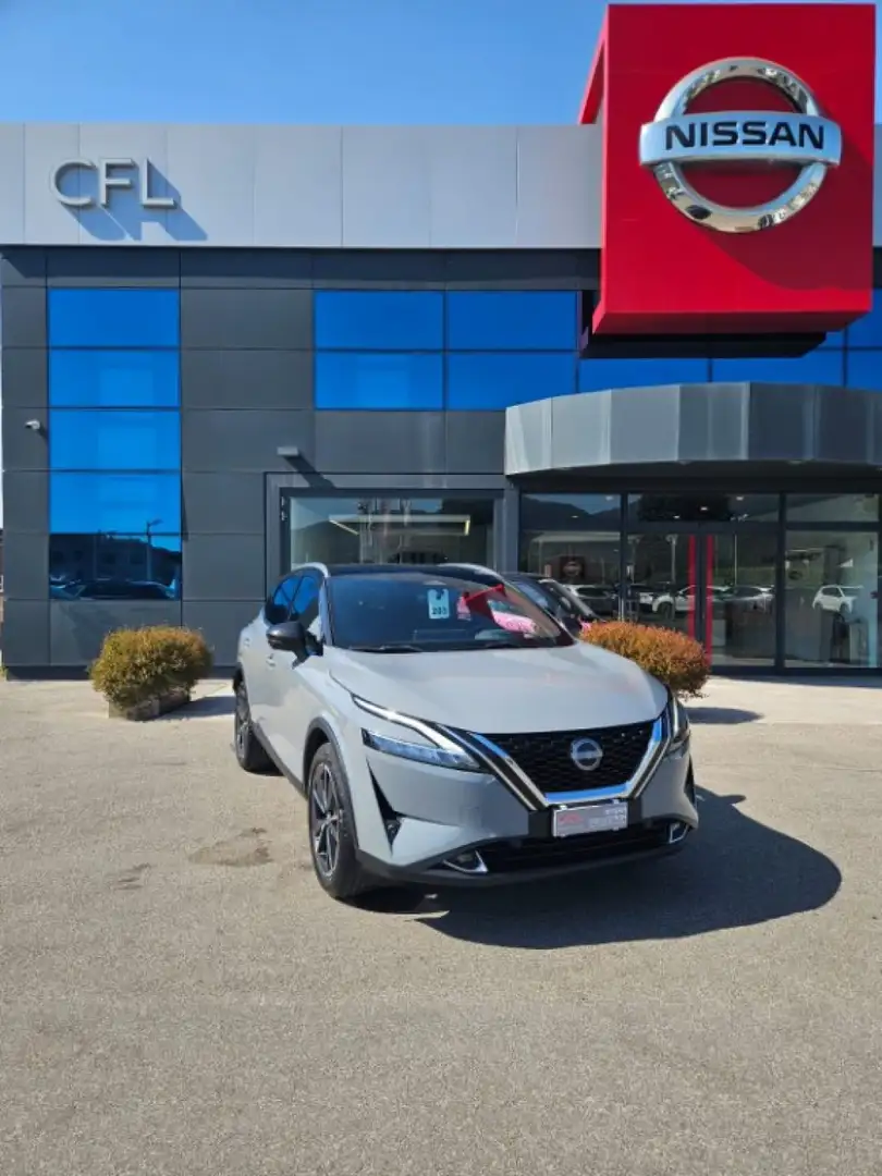 Nissan Qashqai MHEV 140 CV Tekna Gris - 1
