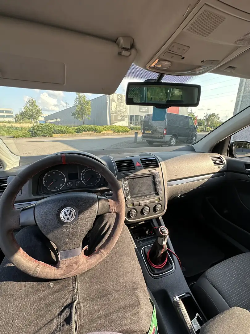 Volkswagen Golf 2.0 TDI Individual - 2