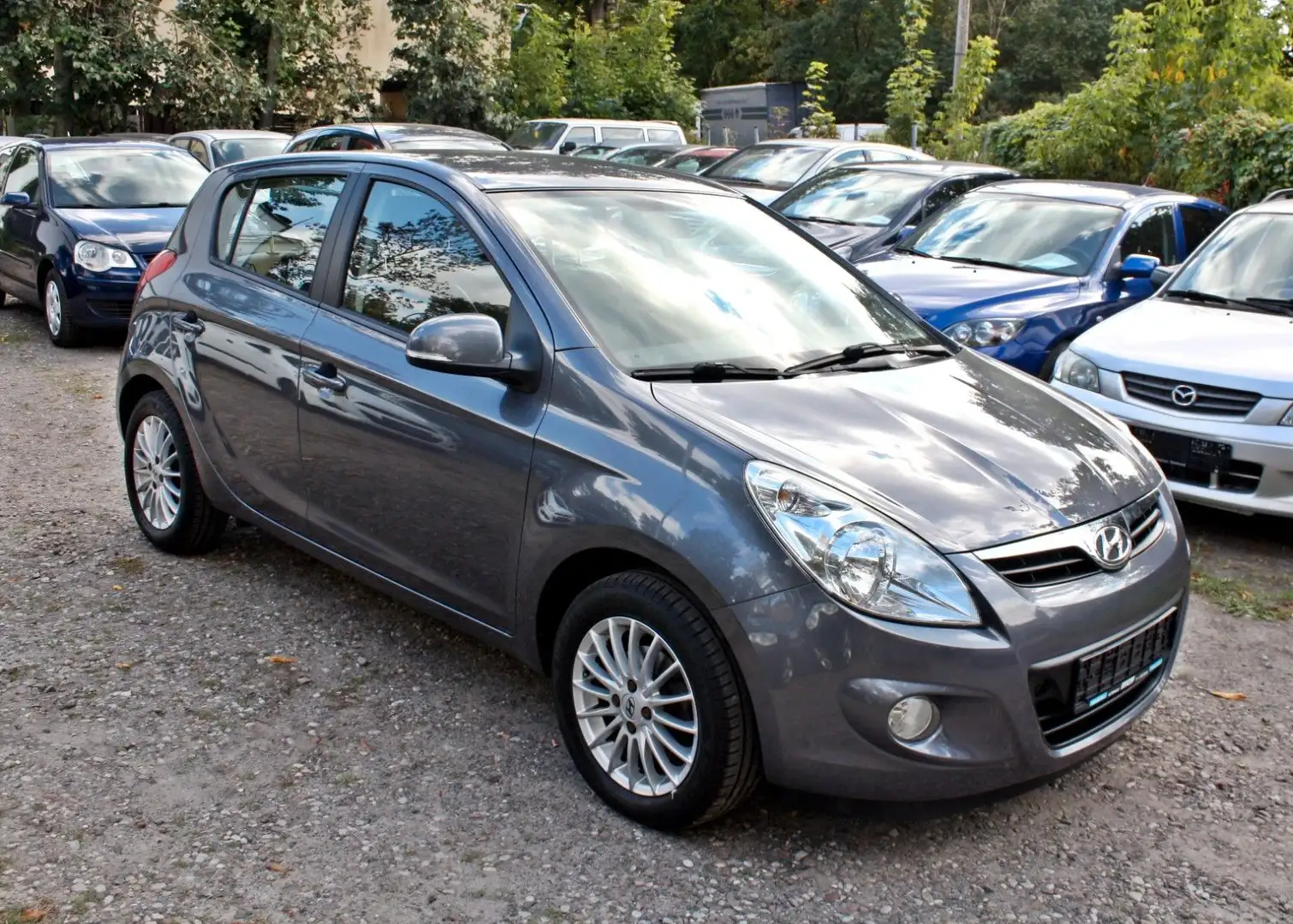 Hyundai i20 life / 1.Hand/TÜV/AU 09/2027 Grau - 1