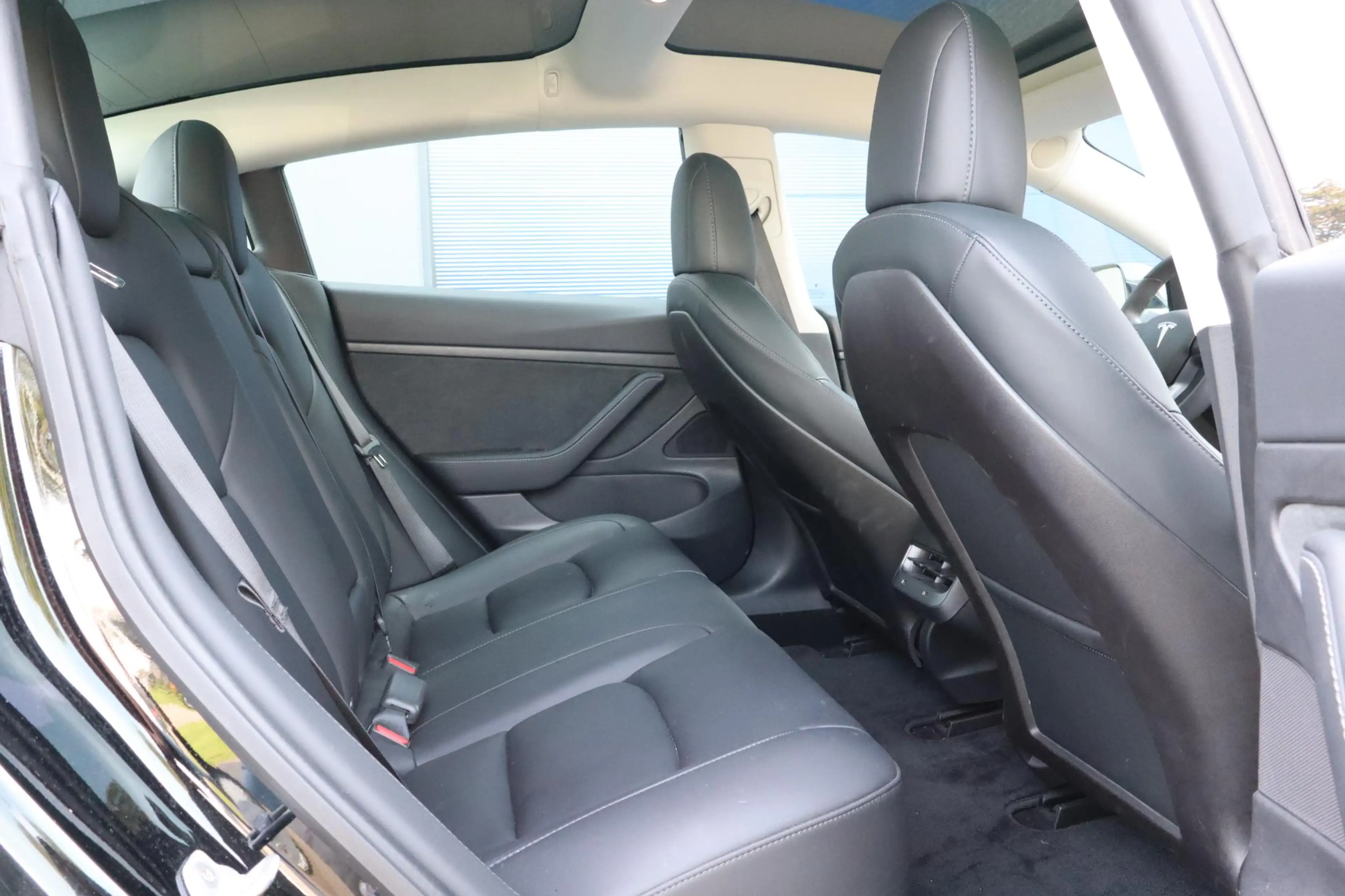 Tesla Model 3 Standard RWD Plus 60 kWh | 87,9% | Full Self-Drivi — photo 16