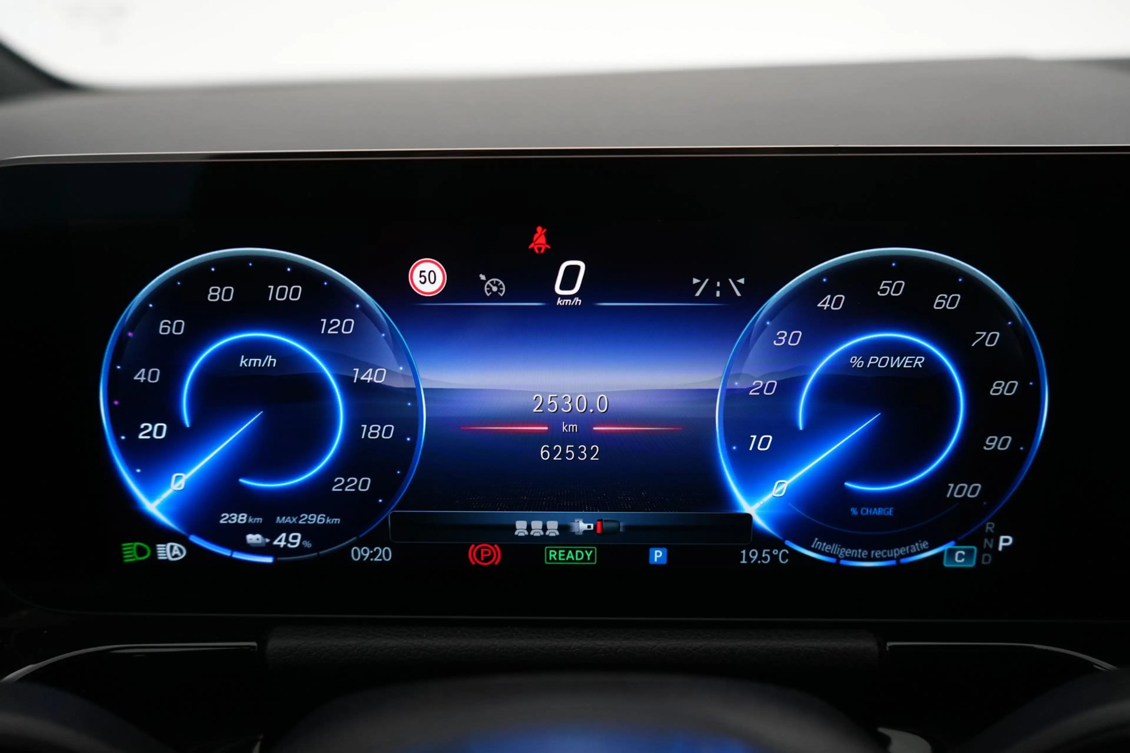 Mercedes-Benz EQA 250 250+ Luxury Line LEDER/CUIR LED GPS PDC CAM Verw. — photo 14