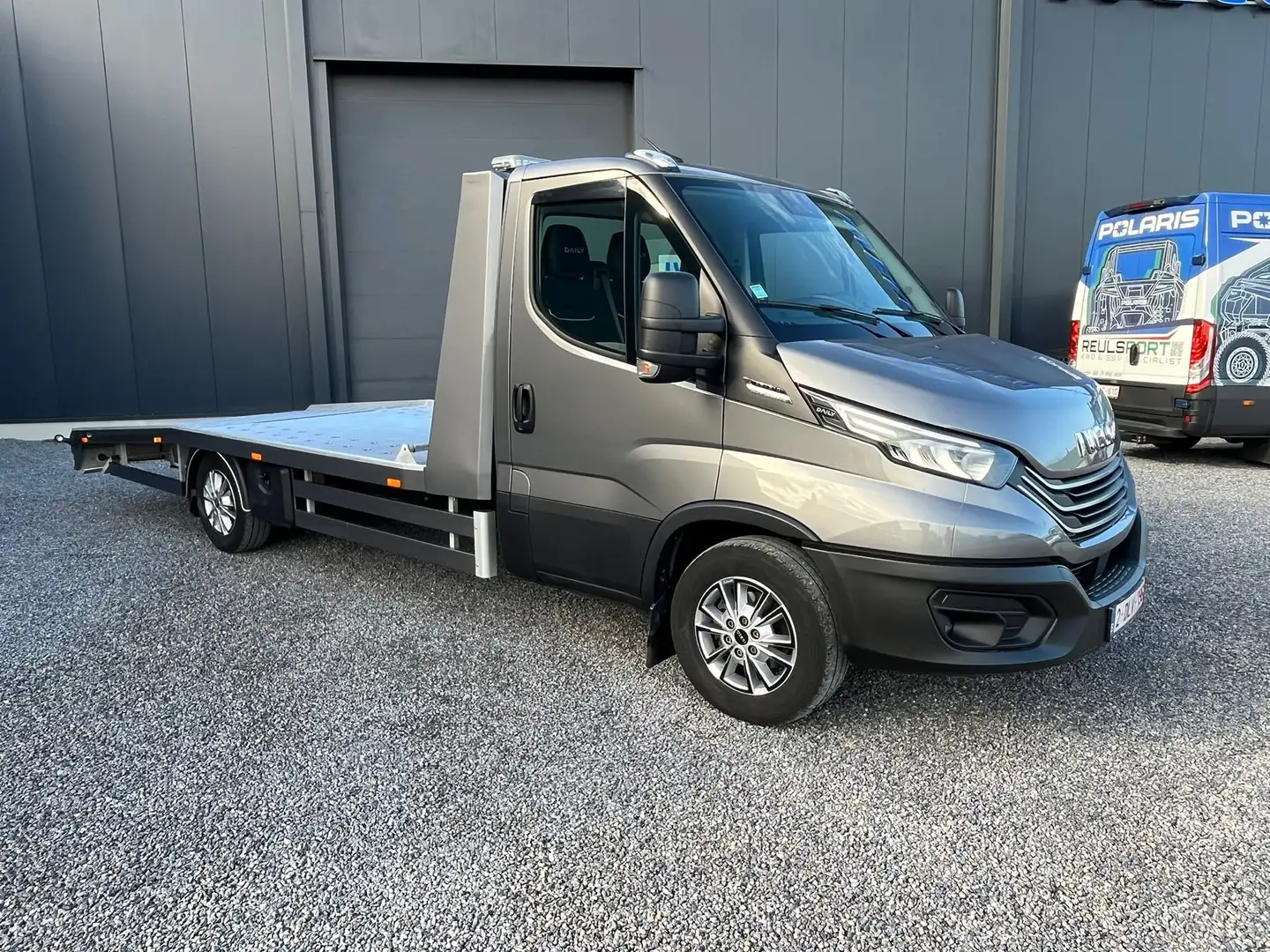 Iveco Daily Dépanneuse Grijs - 2