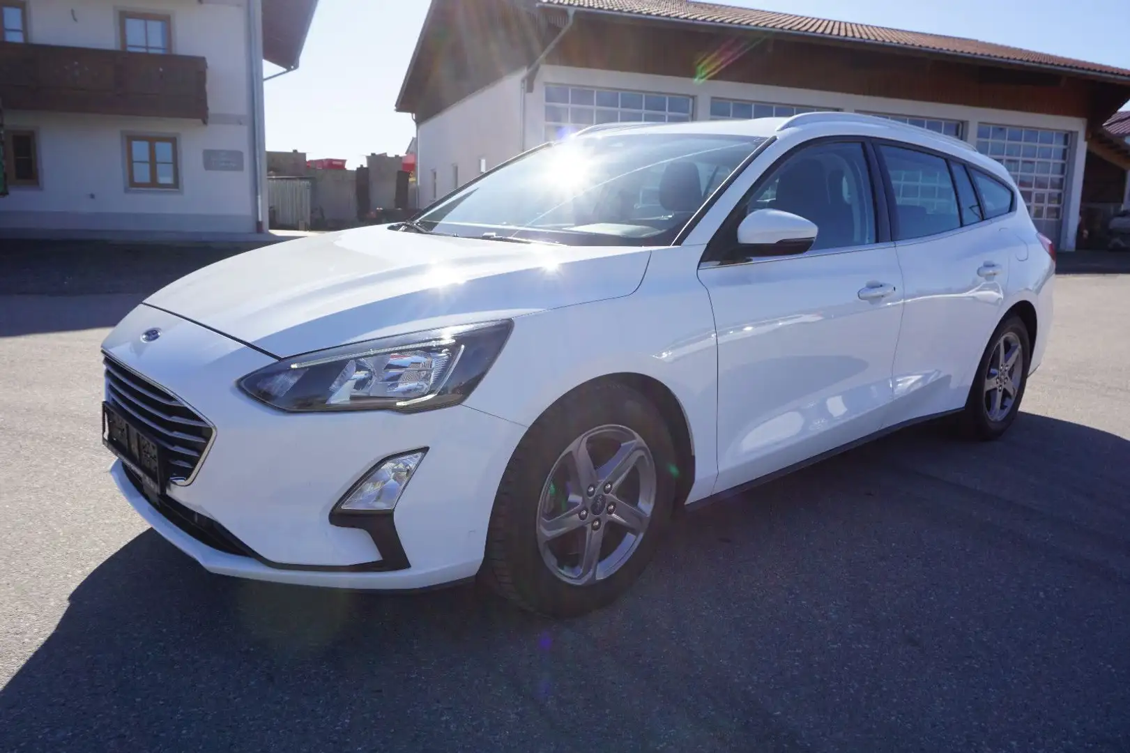 Ford Focus Turnier Cool & Connect NAV LED Sitzhzg 1Hd Wit - 1
