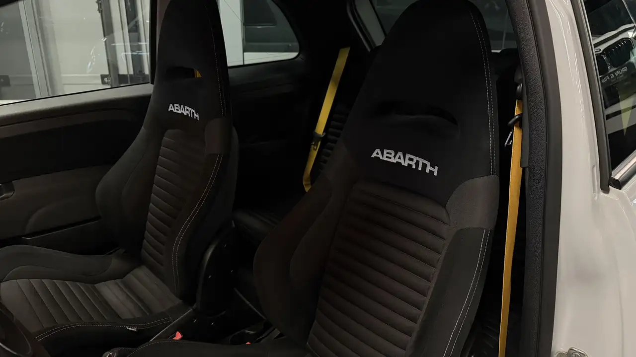 Abarth 595 2021 — фото 8