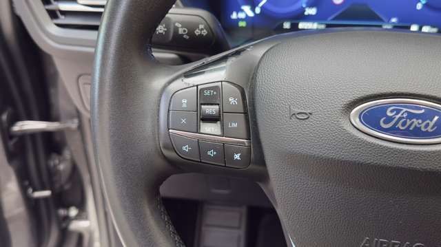 Ford Kuga — photo 17