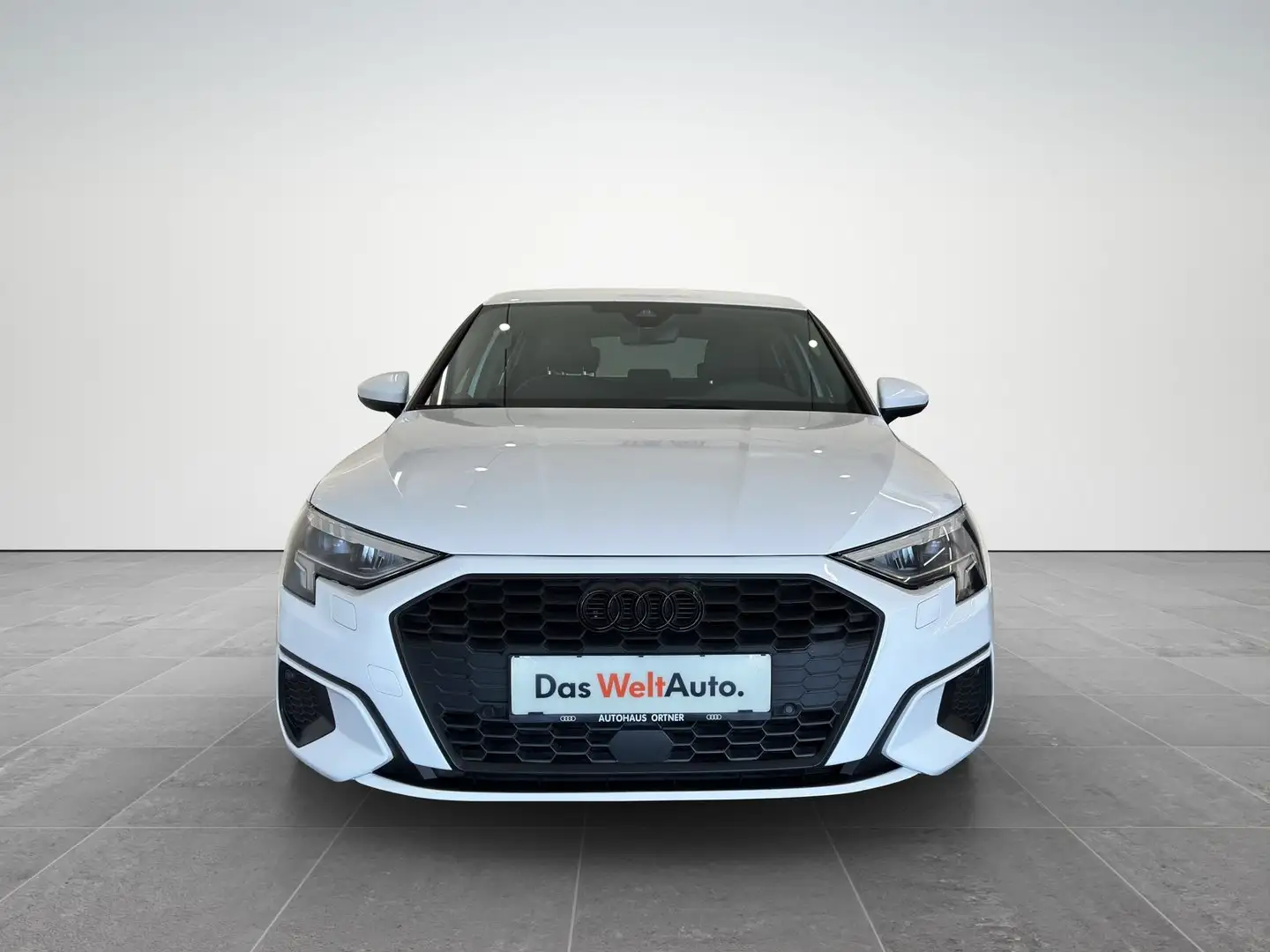 Audi A3 30 TFSI intense Weiß - 2