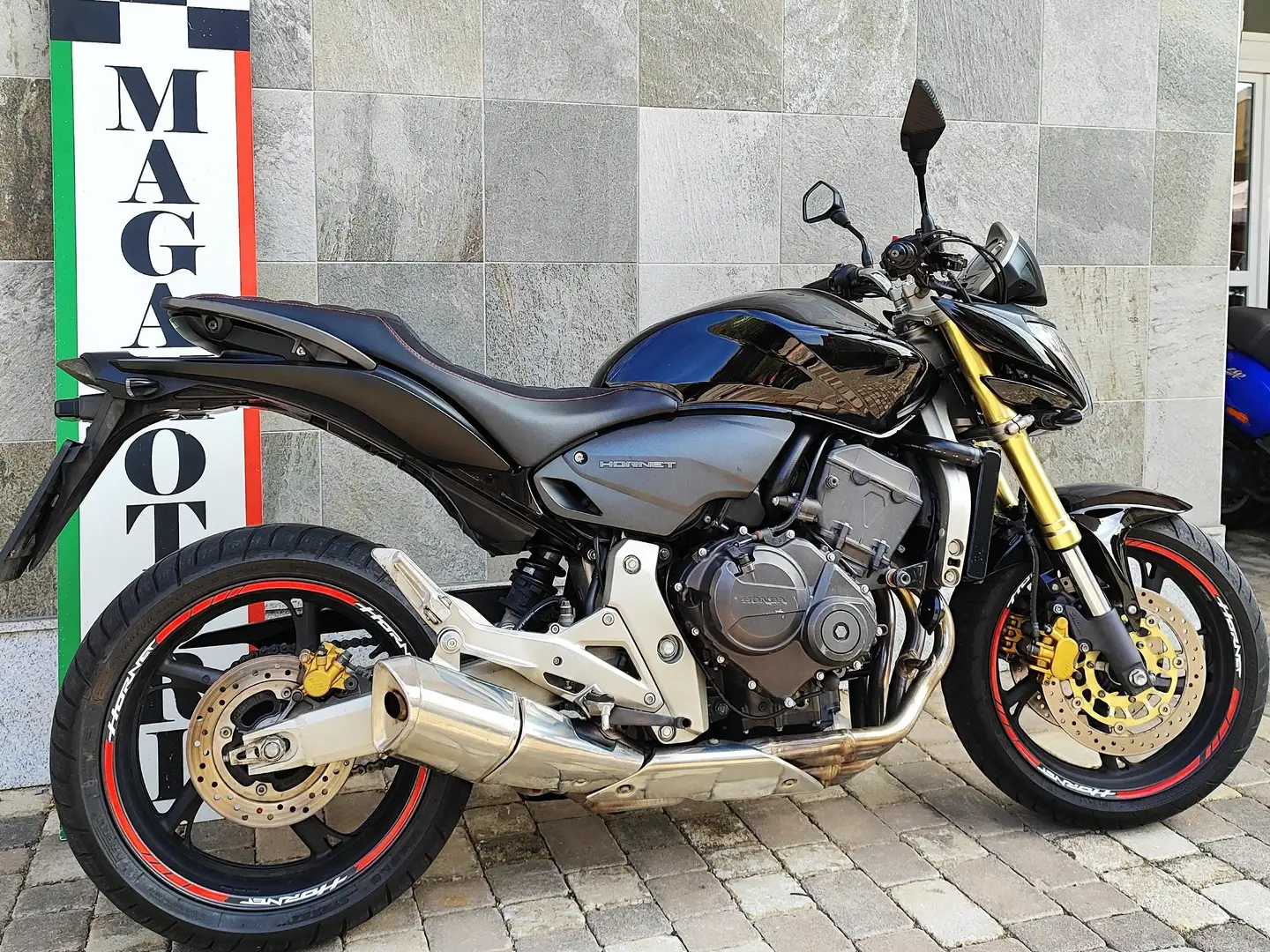 Honda Hornet Nero - 1