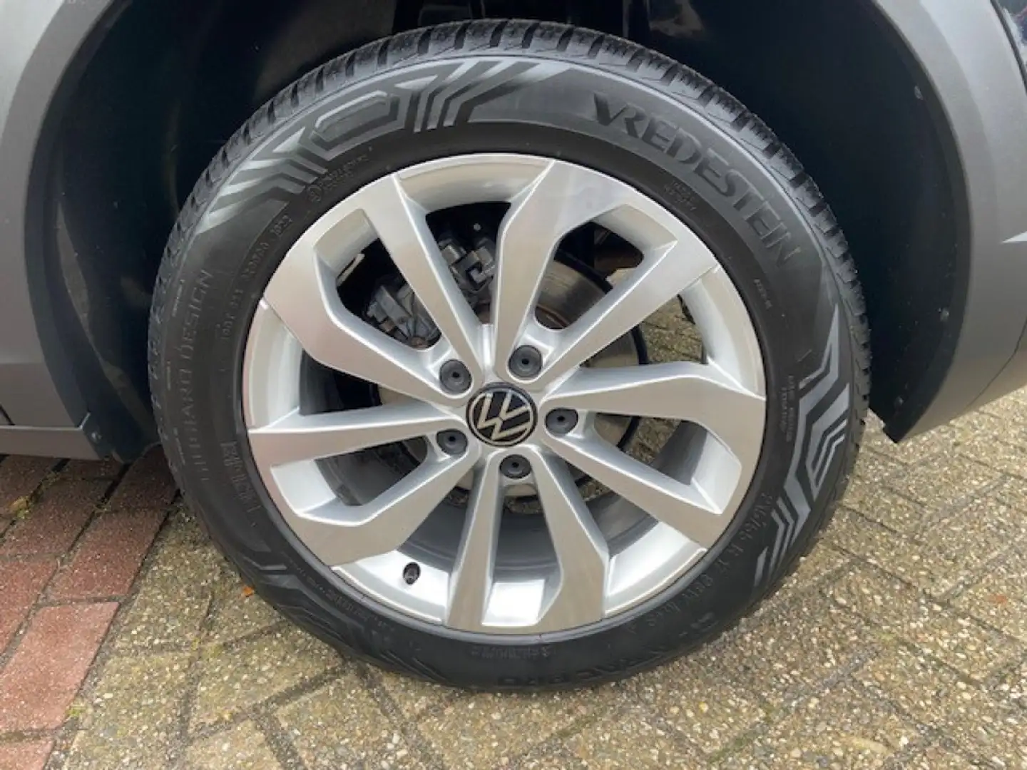 Volkswagen T-Roc 1.0 TSI 110pk Style / LED / Navigatie / Camera / S Wit - 2