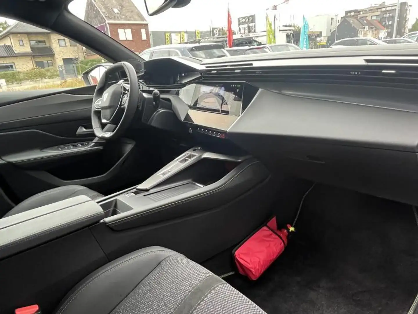 Peugeot 308 308 GT Hybrid 145 e-DCS6 AUTOM Plateado - 2