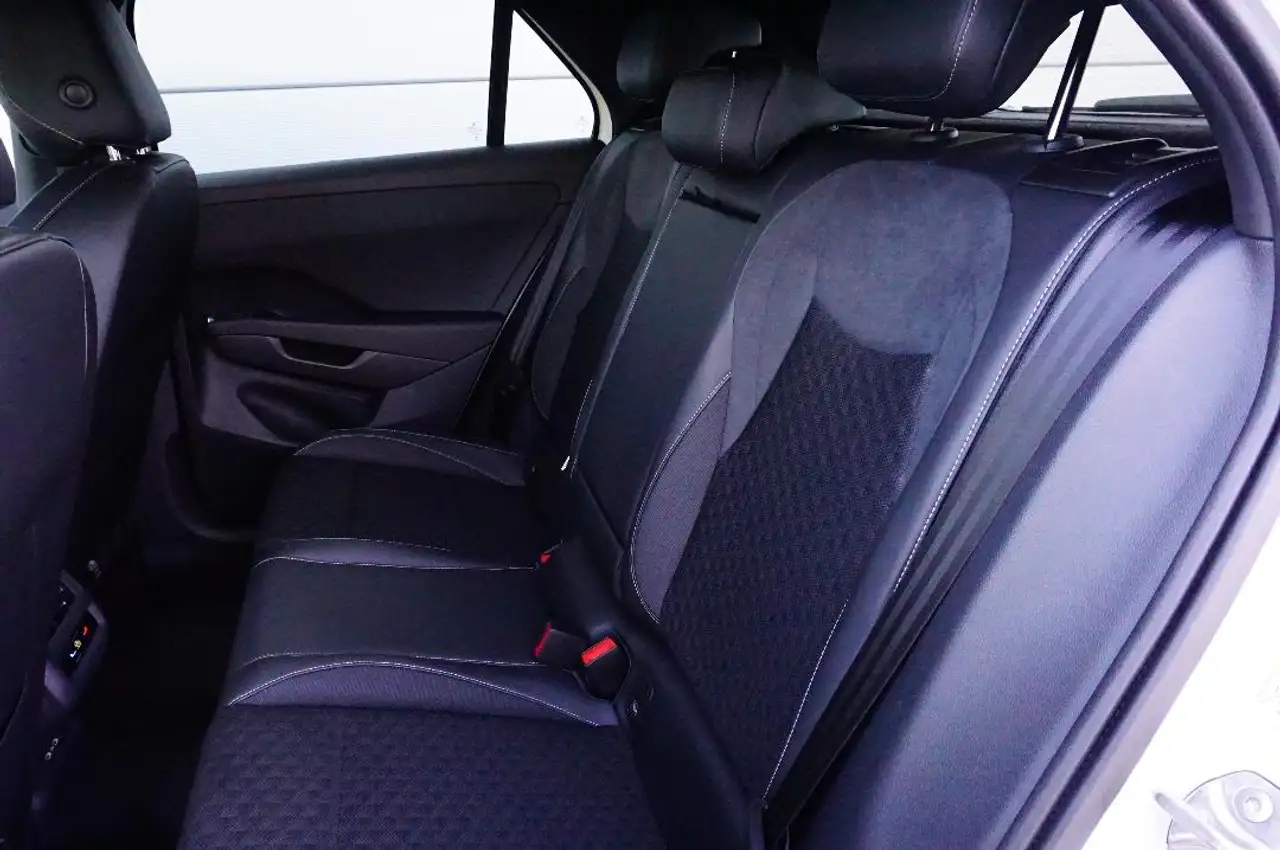 Volkswagen T-Roc R-Line "Black Style" 1.5 l TSI 7-Gang-DSG Navi,LED 13