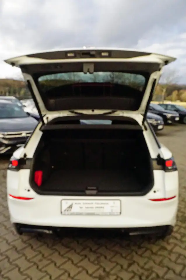 Volkswagen T-Roc R-Line "Black Style" 1.5 l TSI 7-Gang-DSG Navi,LED 7