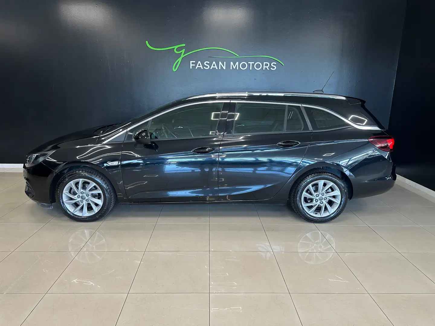 Opel Astra Astra V 2020 Sports Tourer 1.5 cdti Bus Elegance s Zwart - 2