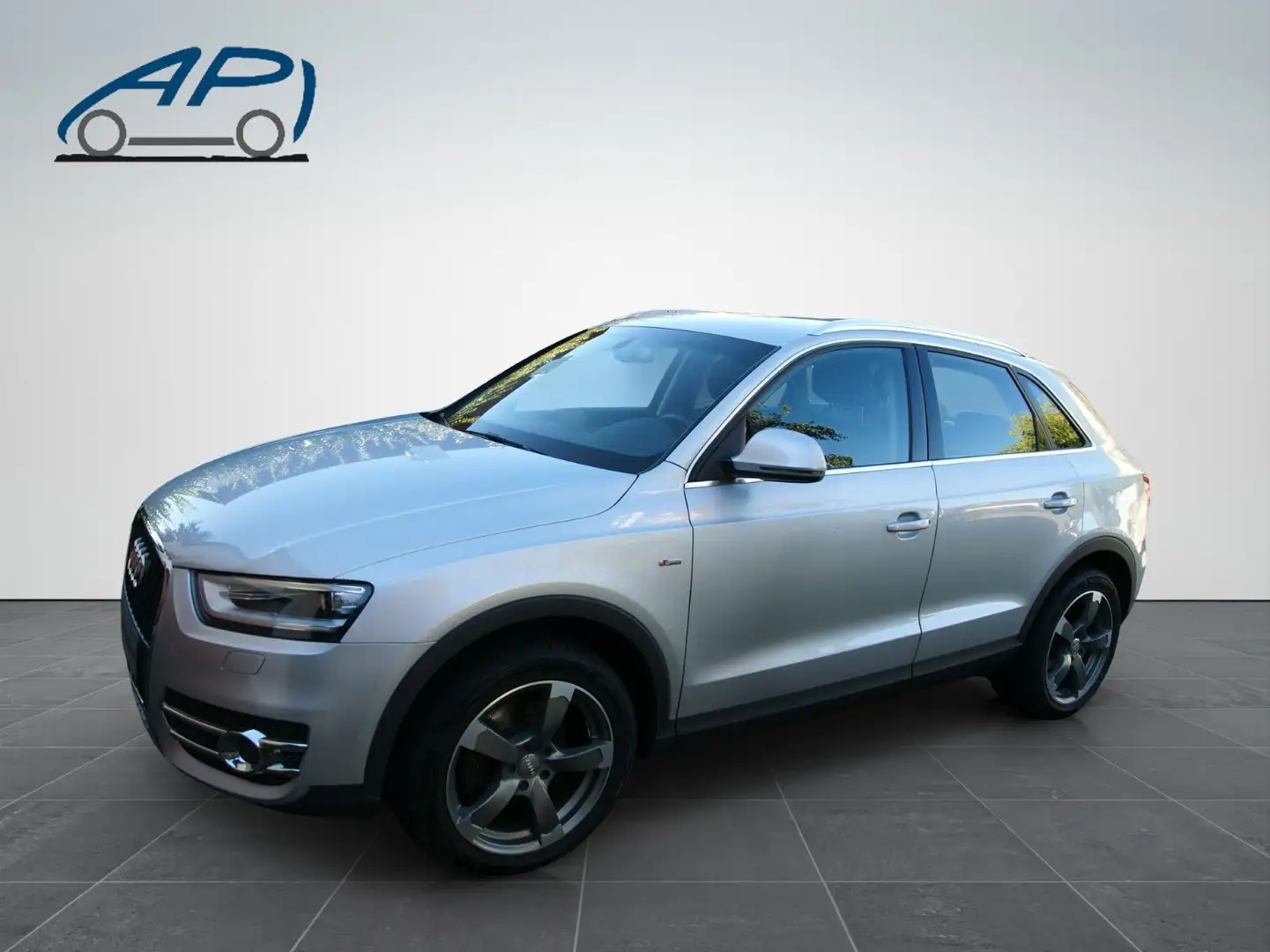 Audi Q3 2.0 TDI qua/Alcantara/Sportsitz/Navi/Xenon/17 Silber - 1