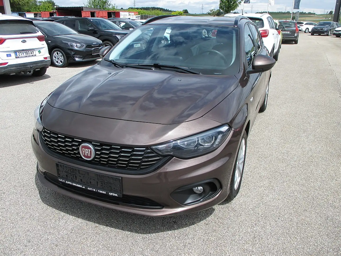 Fiat Tipo 1,4 T-Jet 120 Start&Stop Lounge Brown - 1