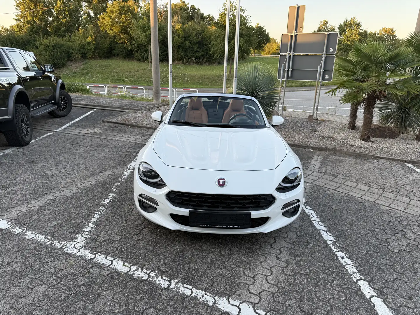Fiat 124 Spider Lusso Weiß - 1