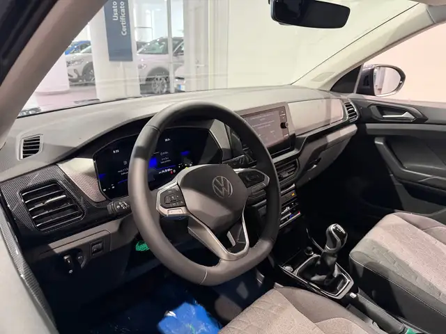 Volkswagen T-Cross view 8