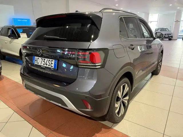 Volkswagen T-Cross view 5