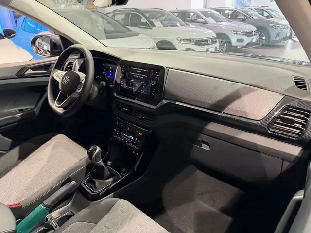 Volkswagen T-Cross view 11