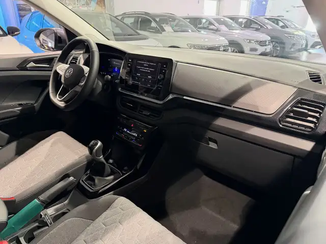 Volkswagen T-Cross view 9