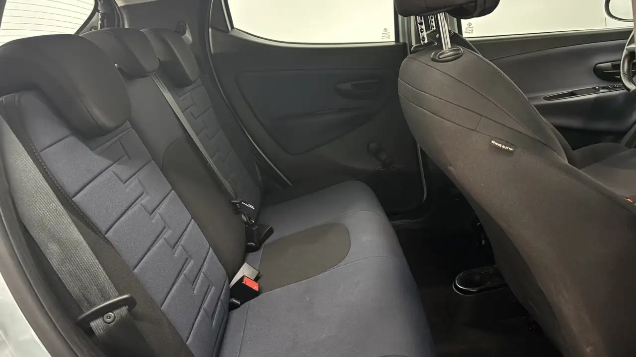 Lancia Ypsilon 2023 — фото 14