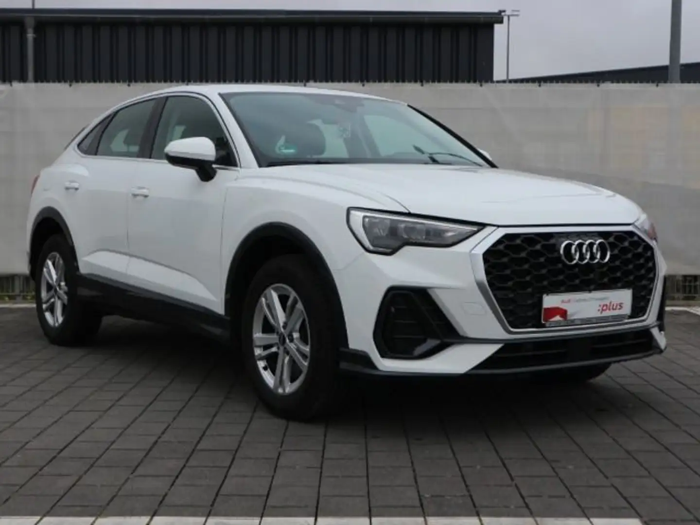 Audi Q3 45 TFSI e NAVI*SITZHEIZUNG*PDC Weiß - 2