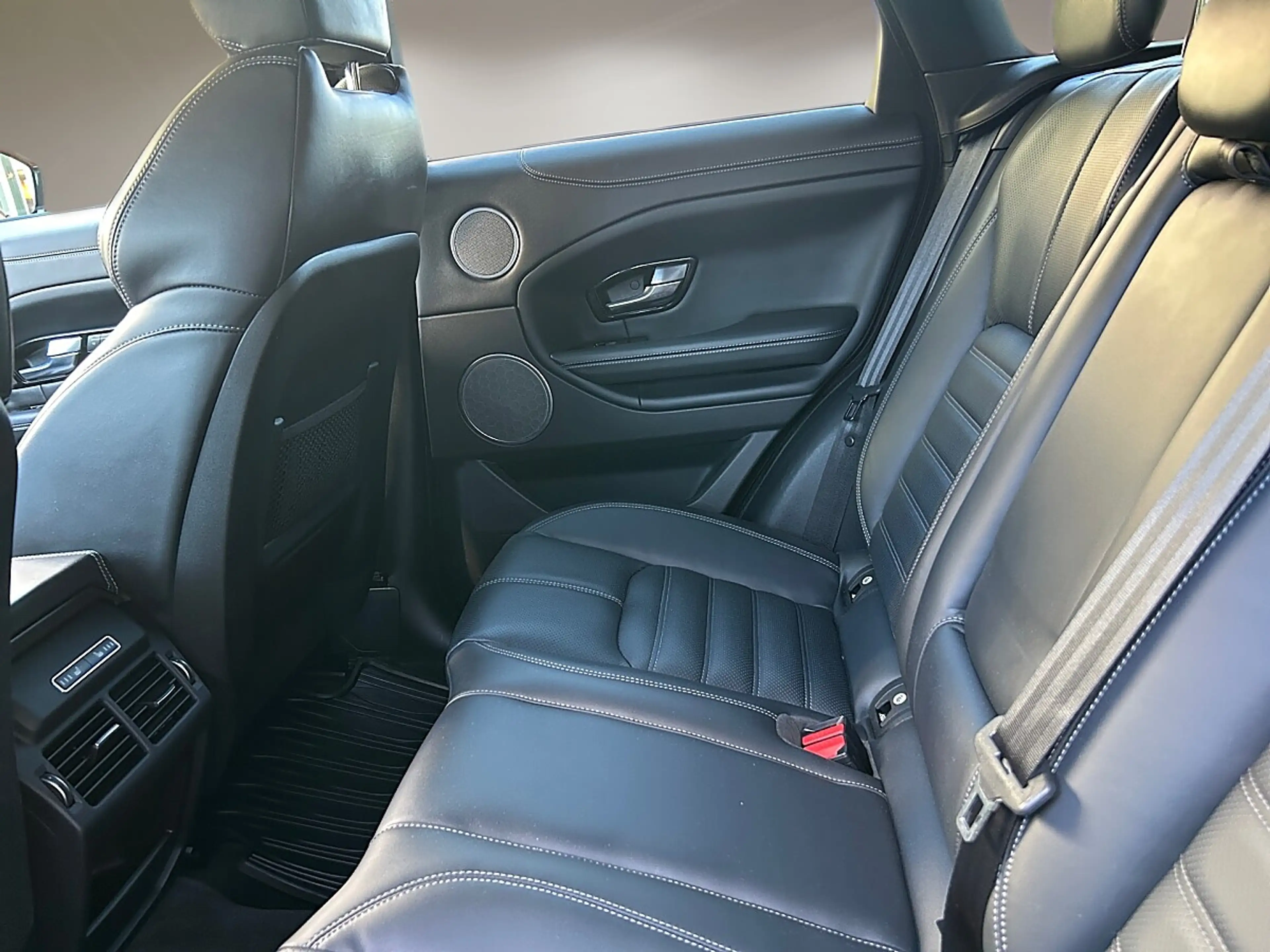 Land Rover Range Rover Evoque HSE Dynamic 2,0 TD4 Aut. — photo 10