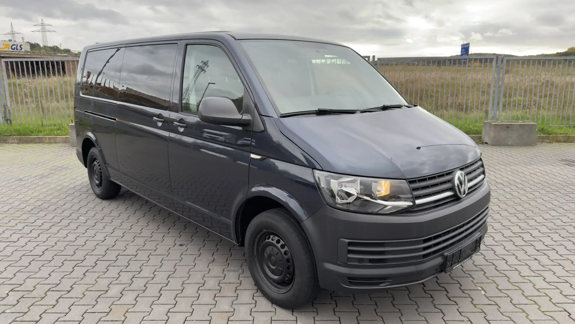Volkswagen T6 Transporter 2.0 TDI DSG 9 Sitzer Klima Temp Bleu - 1