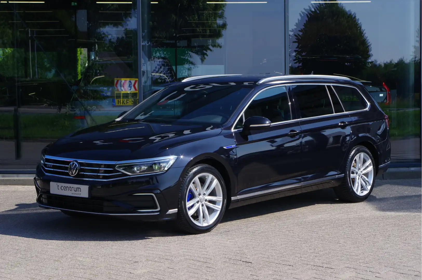 Volkswagen Passat Variant 1.4 TSI PHEV GTE 218 PK Business PHEV, Winterpakke Zwart - 1