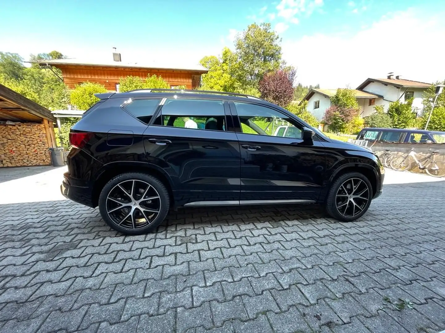 CUPRA Ateca Basis 4Drive Schwarz - 2