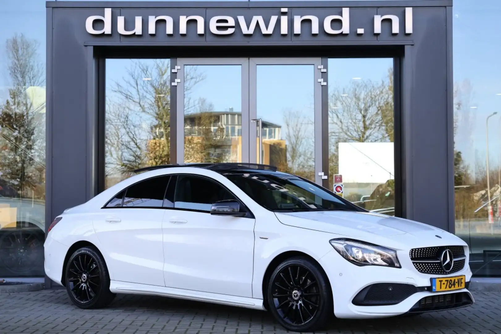 Mercedes-Benz CLA 180 180 *AMG*EDITION*PANO*H&K*LED*NIGHT*CAMERA Blanc - 1