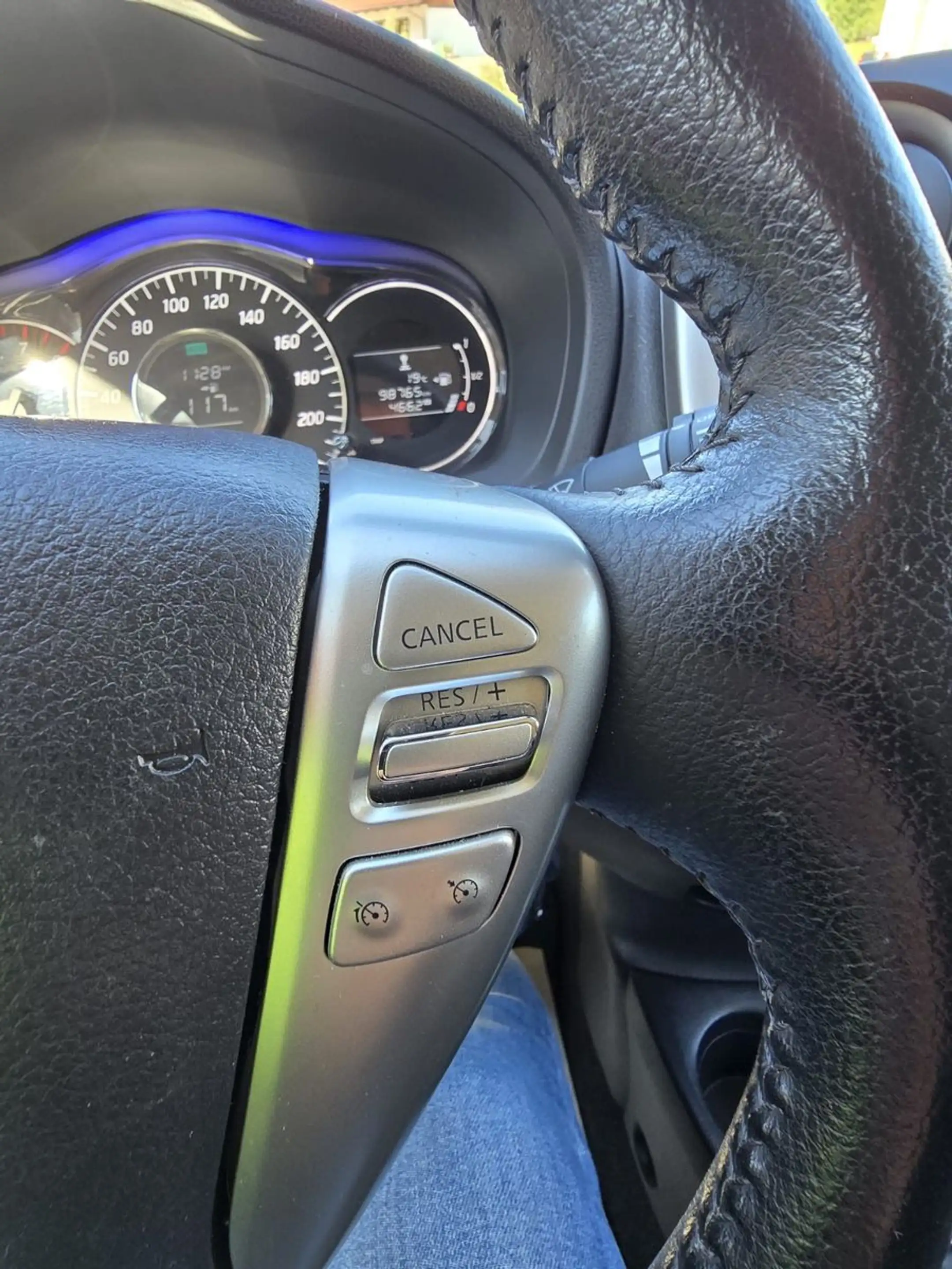 Nissan Note Acenta Standheizung — photo 21