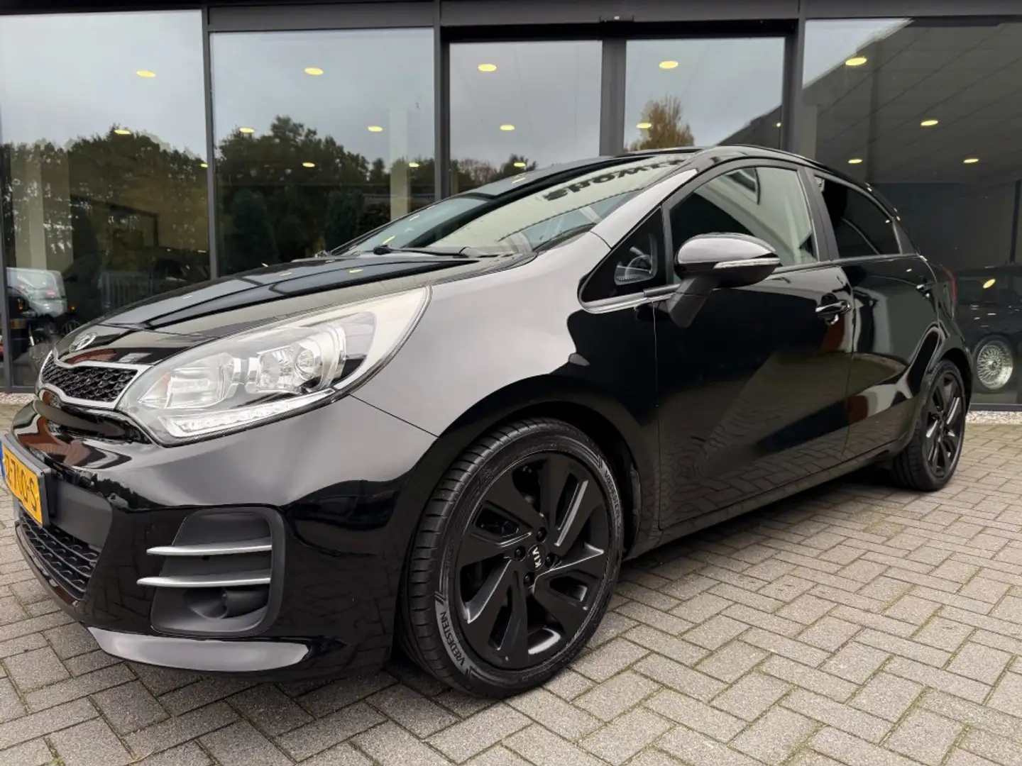 Kia Rio 1.2 Executive,Stoel/stuurverw,Navi,Clima,Camera,Cr Schwarz - 2