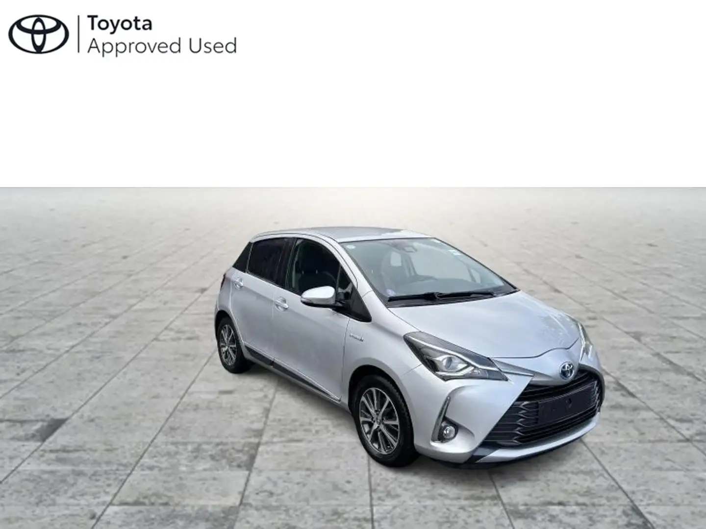 Toyota Yaris 1,5 Hybrid e-CVT Grey - 1
