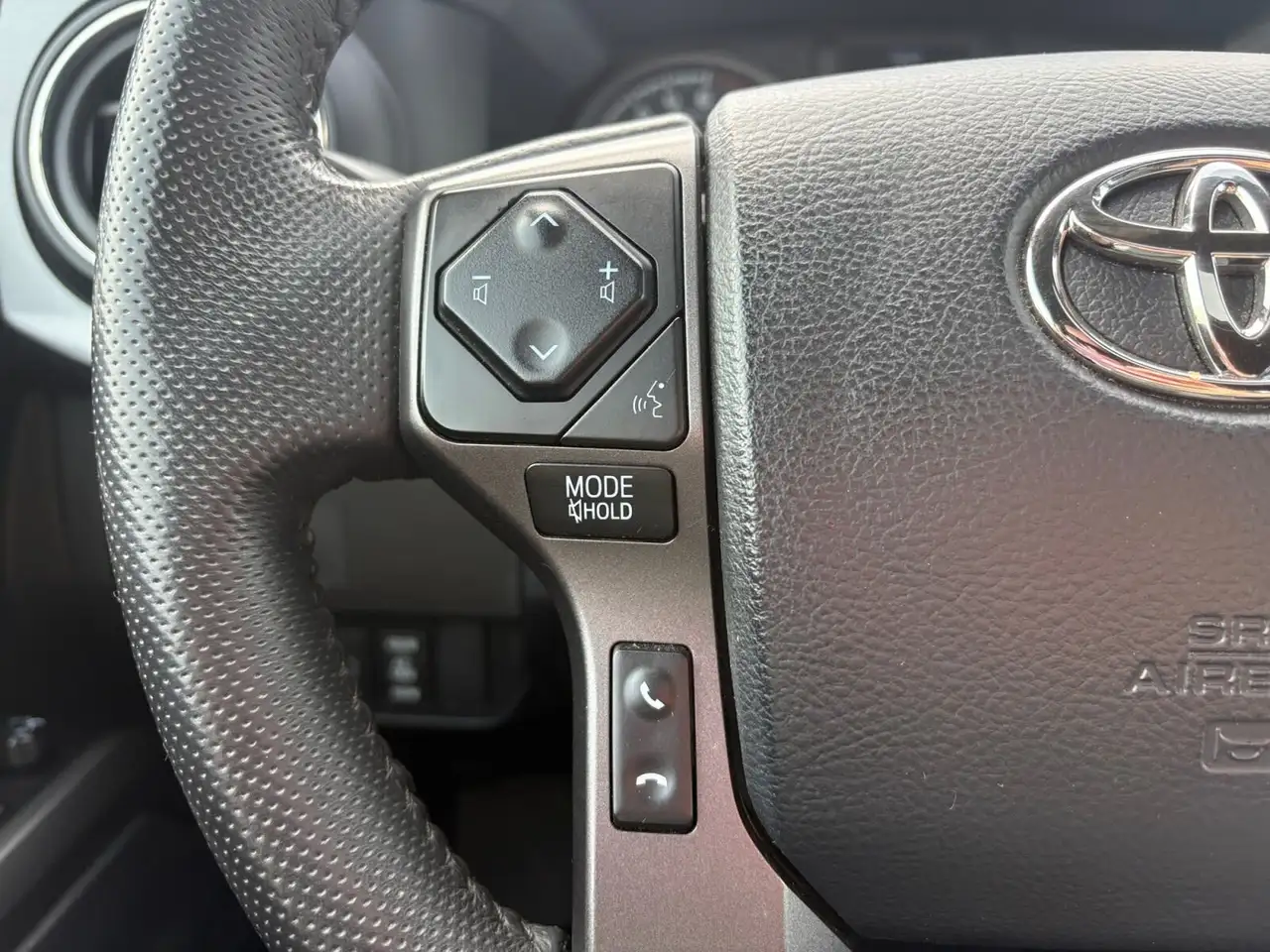 Toyota Tacoma снимка Toyota Tacoma