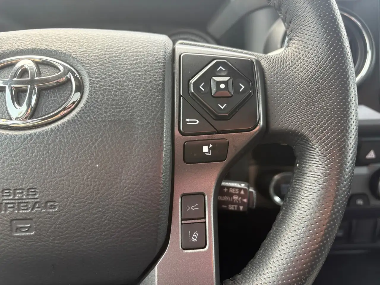 Toyota Tacoma снимка Toyota Tacoma