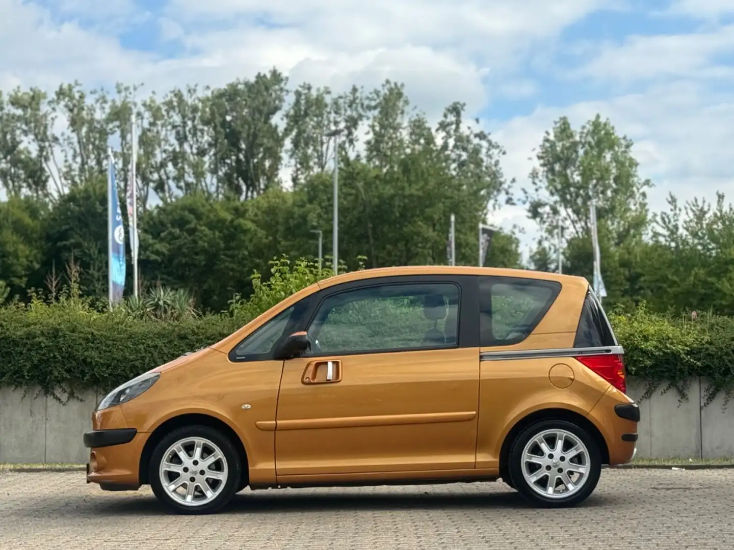 Peugeot 1007 Premium*AUTOMAT.*KLIMAAUT.*S-TÜREN*TÜV Neu* Orange - 2