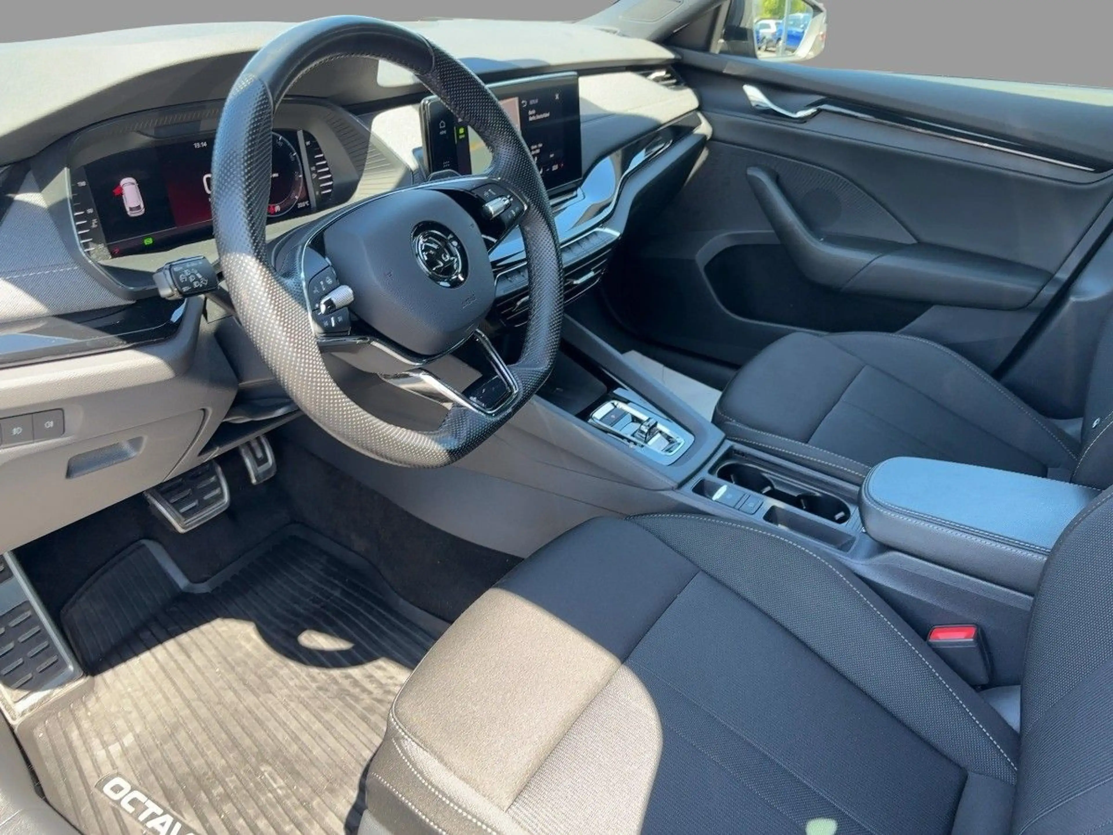 Skoda Octavia Combi 1.5TSI DSG Sportline NAVI*OUTLET*L — photo 8