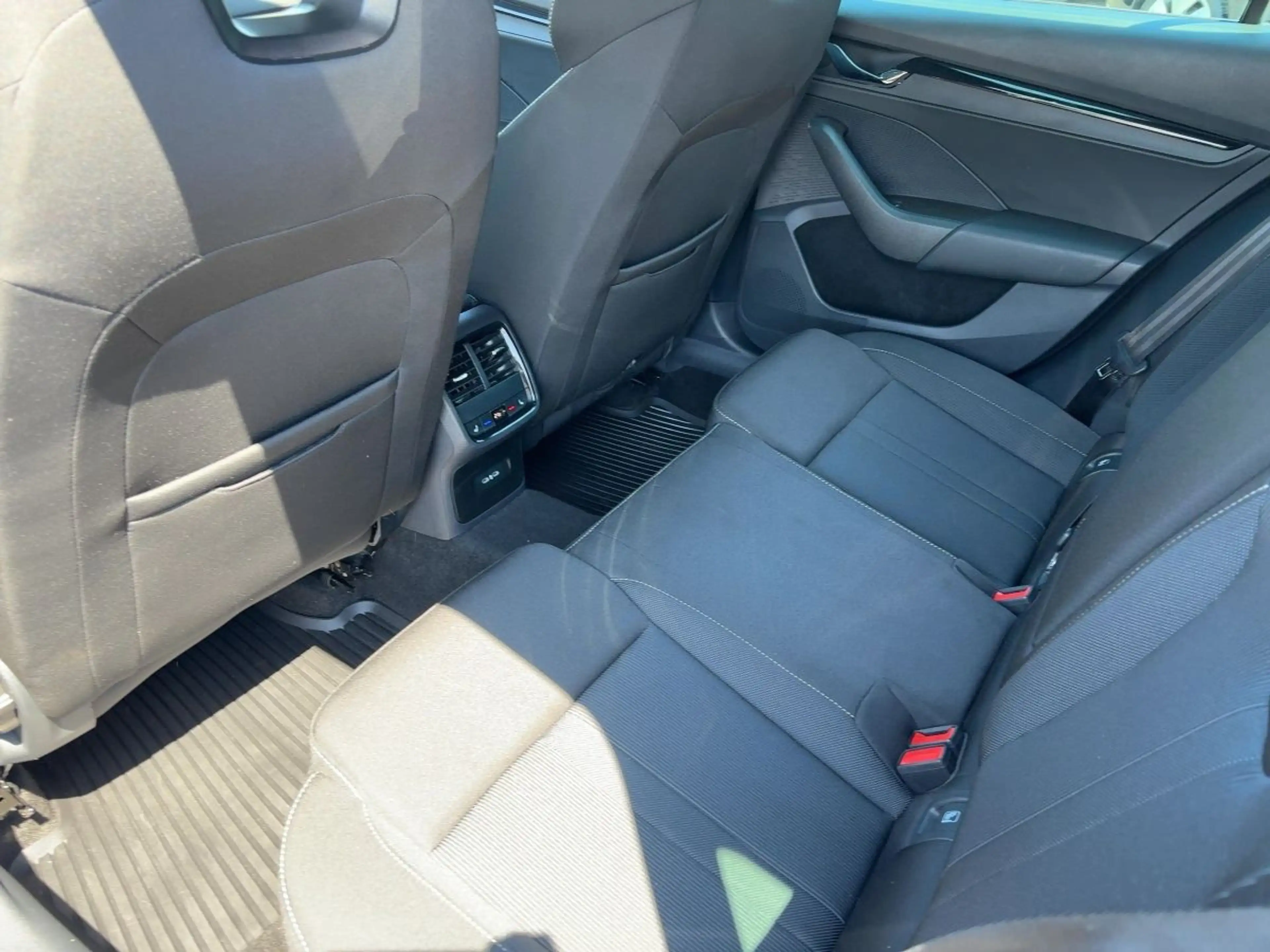 Skoda Octavia Combi 1.5TSI DSG Sportline NAVI*OUTLET*L — photo 9