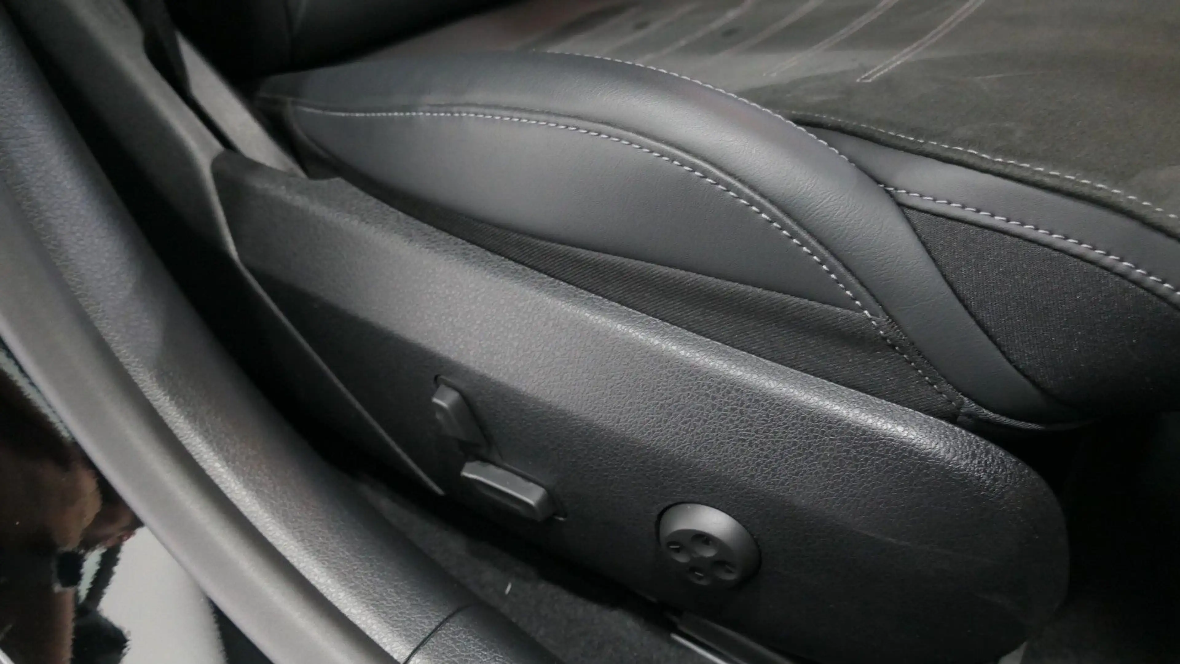 Mercedes-Benz C 220 T AMG Line/AHK/LED/BURMESTER/MBUX/19"/PA — photo 11