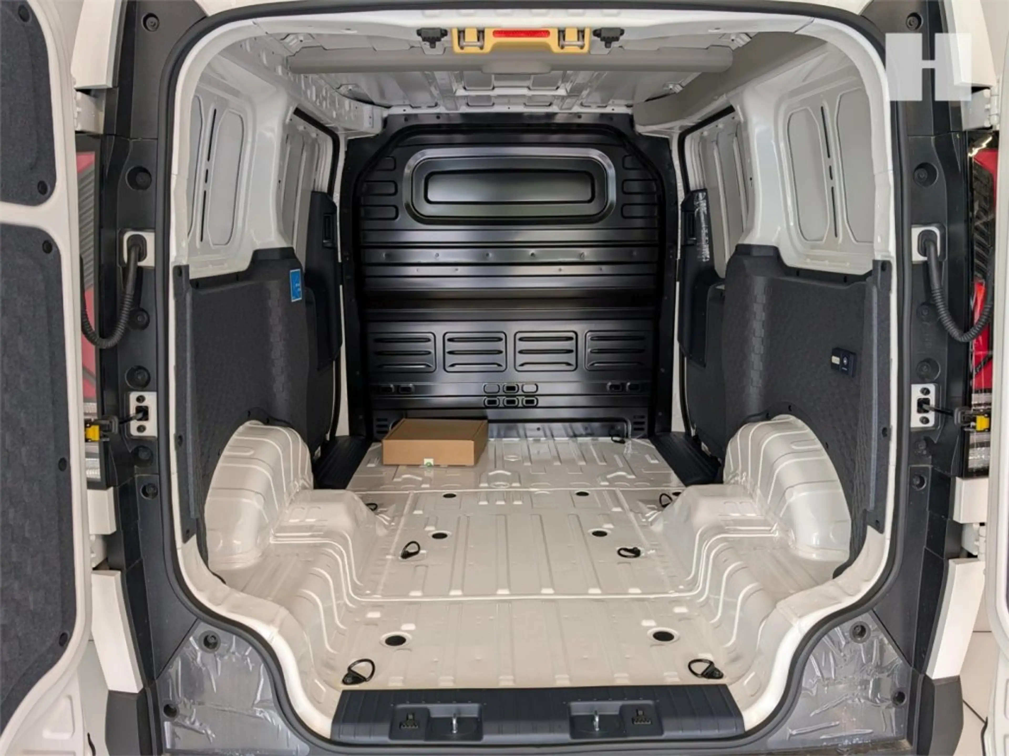 Kia PV5 Cargo PV5/CARGO/L2H1/4DR/VISION/71,2KWH/AT/163 — photo 13