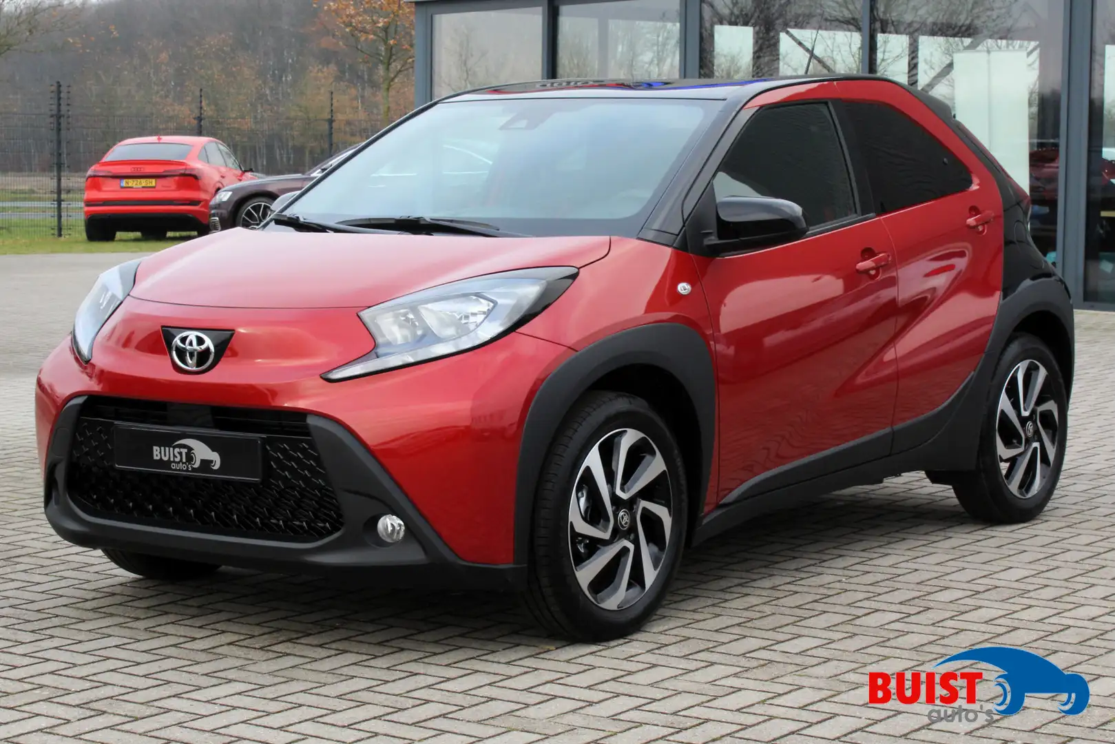 Toyota Aygo X 1.0 VVT-i S-CVT Pulse AUTOMAAT CAMERA CARPLAY STOE Rood - 1