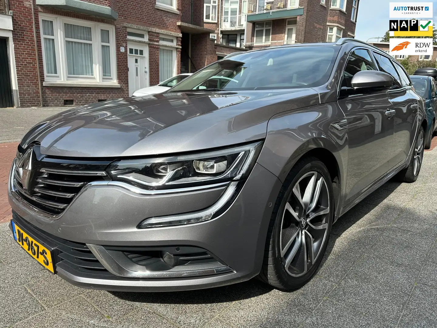 Renault Talisman Estate 1.6 TCe Intens Carplay Camera Cruise PDC LM Grijs - 1