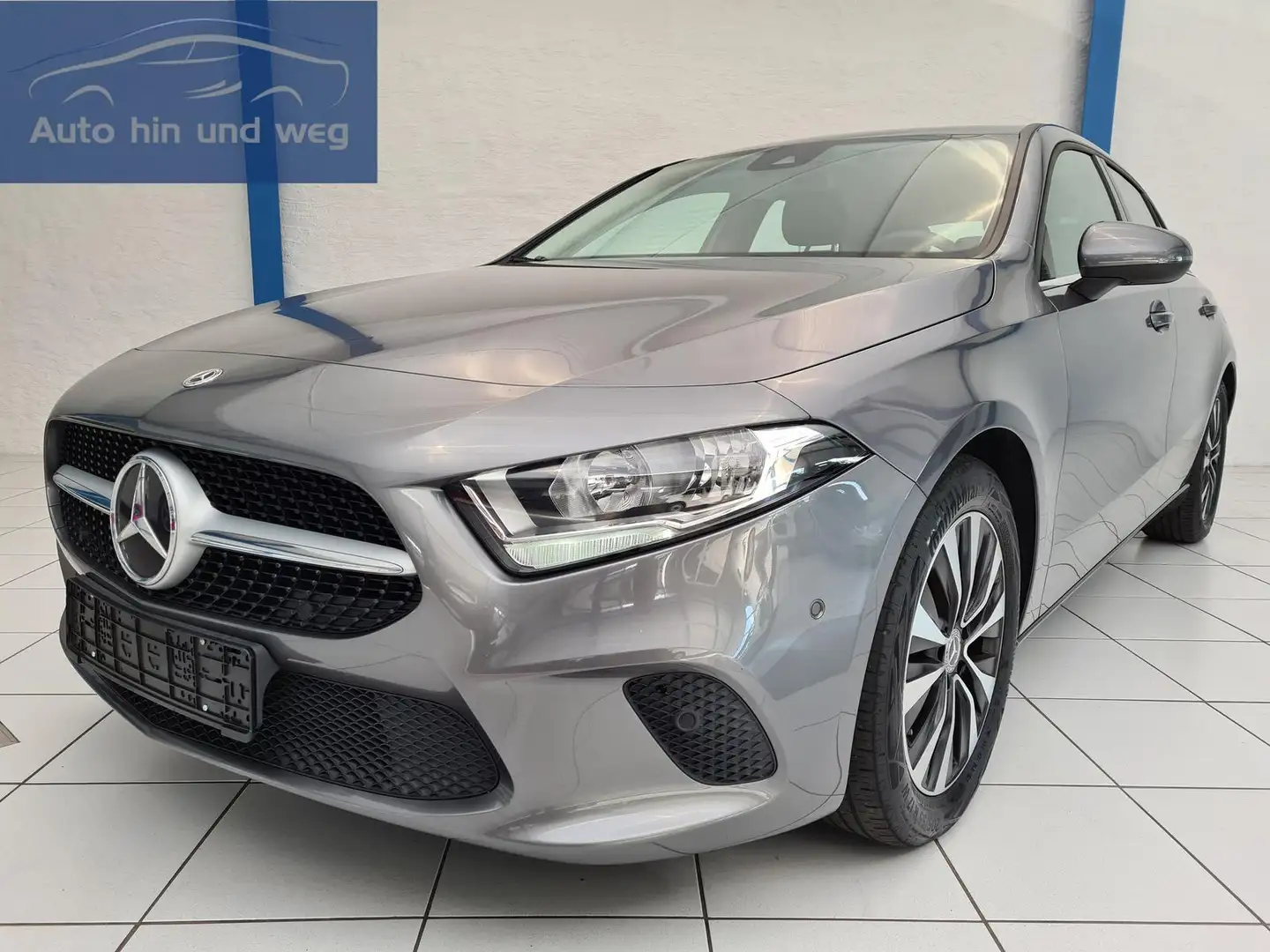 Mercedes-Benz A 220 d | SHZ | AHK | NAVI Gris - 1