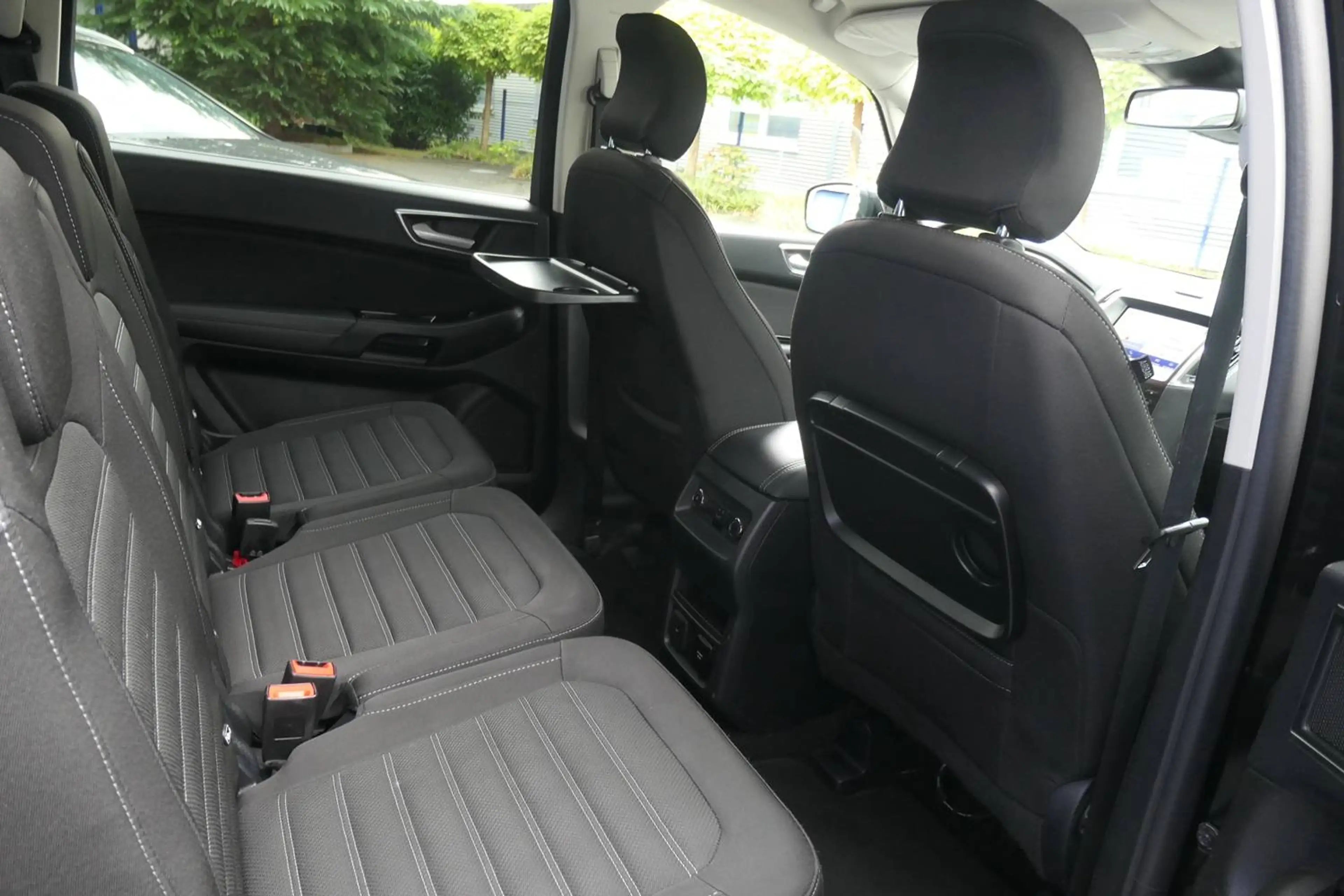 Ford Galaxy Galaxy Diesel 2.0 TDCi Aut. Titanium 7 Sitzer LED Kamera AHK Inspektion Neu — photo 4