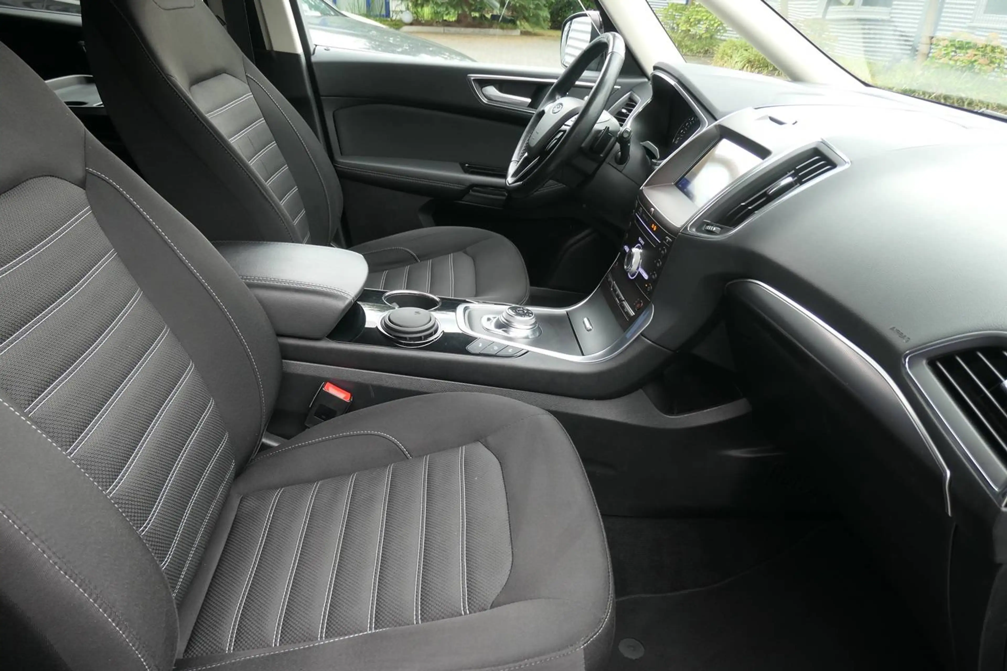 Ford Galaxy Galaxy Diesel 2.0 TDCi Aut. Titanium 7 Sitzer LED Kamera AHK Inspektion Neu — photo 3