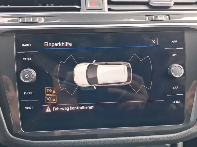 Volkswagen Tiguan view 13