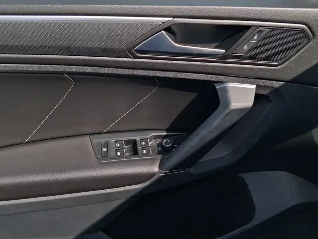 Volkswagen Tiguan view 8