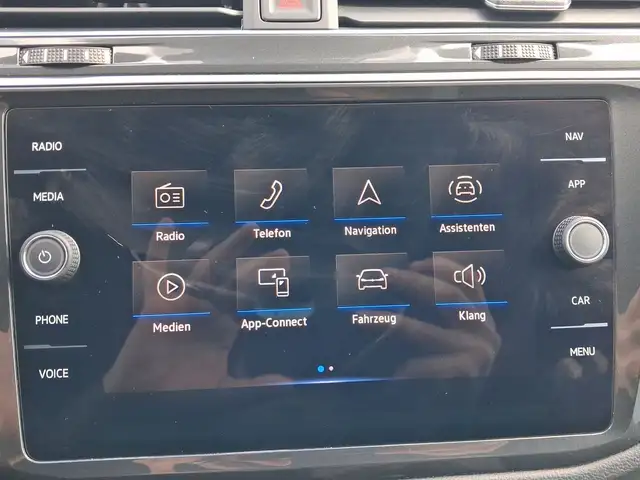 Volkswagen Tiguan view 12
