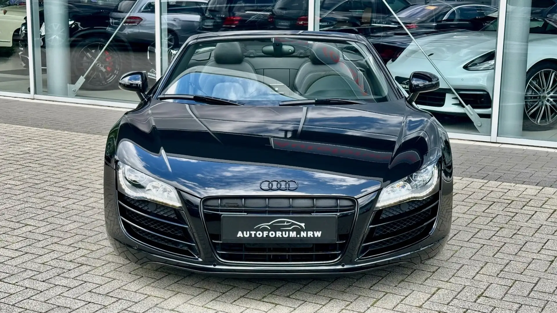 Audi R8 5.2 V10 Spyder quattro - 525PS - 32.423km Schwarz - 2