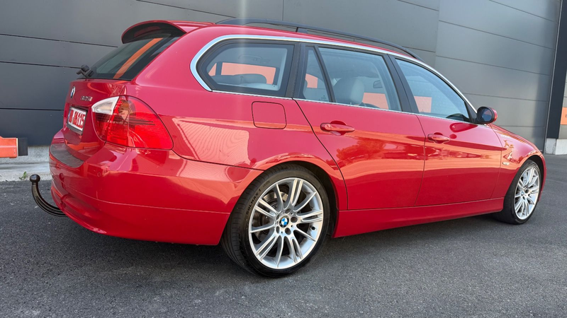 BMW 325 i AUTOMATIK TÜV,BI-XENON,KLIMA,AHK,SHZ — photo 4